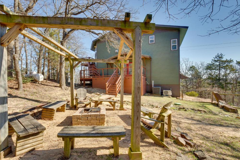 Serene Valley Views Lake Texoma Retreat